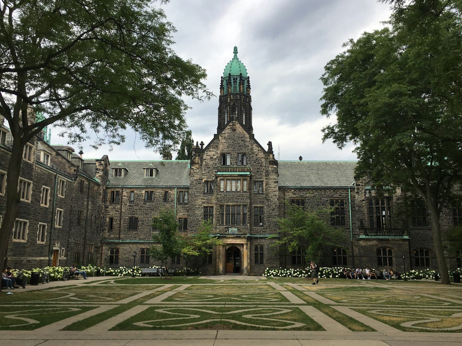 Canada Universities with Low Tuition Deposit for International Students (2026)